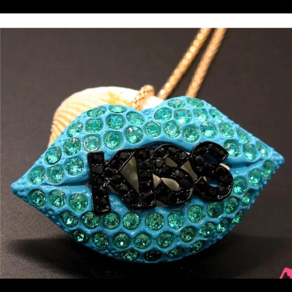 Beautiful Blue Kiss Lips Necklace